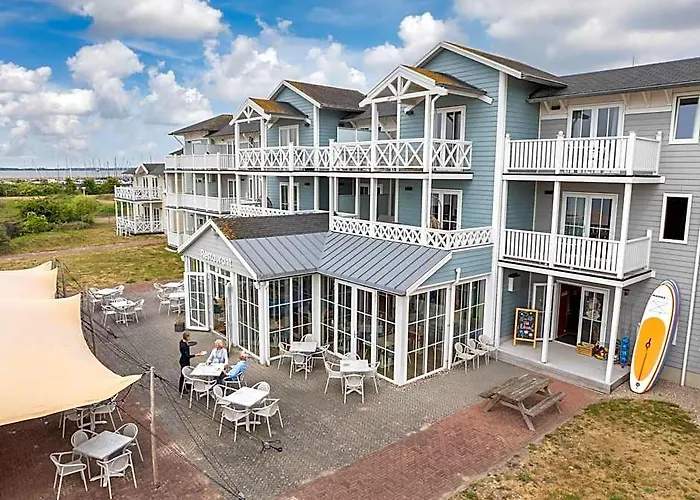 Villa In Cape Helius With Garden Terrace