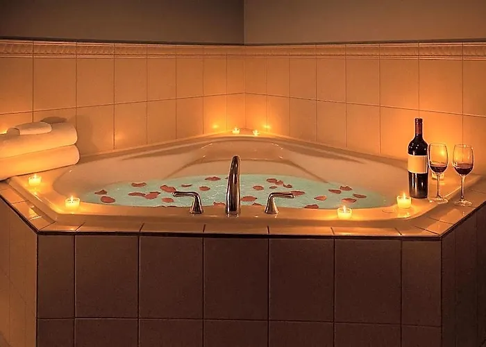 Signature Stay Inn & Suites - Downtown Hamilton