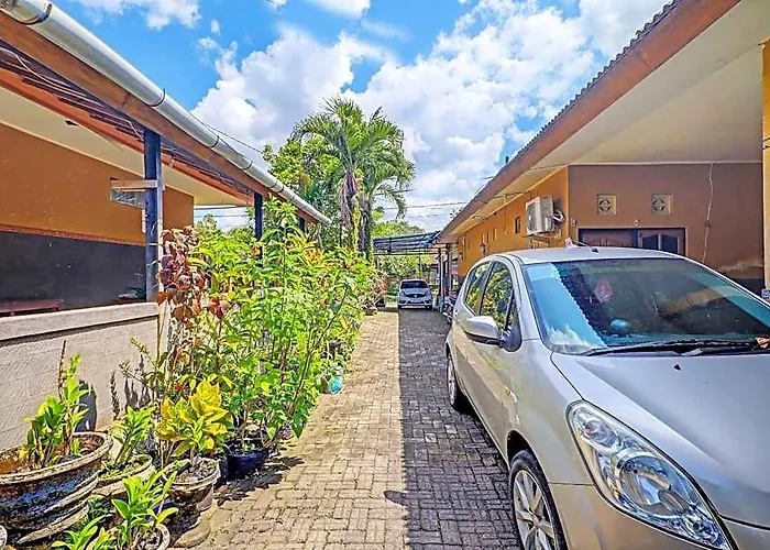 Hotel O Sekar Jagat Near Pantai Baluk Rening