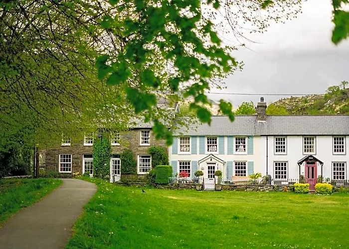 Ty Afon - River House