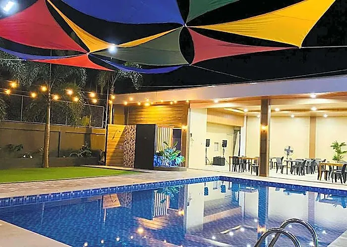 Mom'S Shie Restaurant / Apartelle