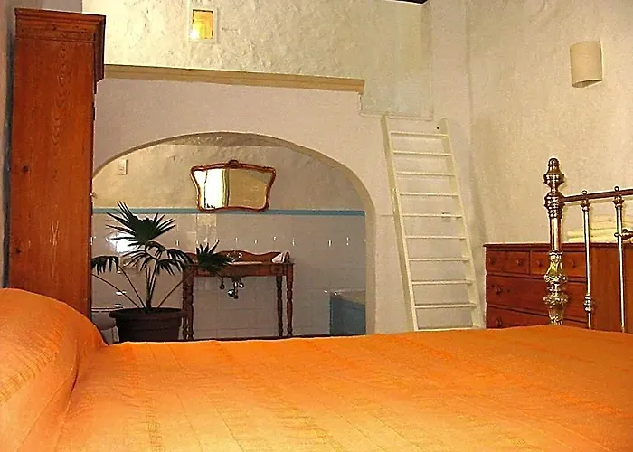 Spacious Comfortable, Traditional Villa- Large Private Pool, Terraces Views