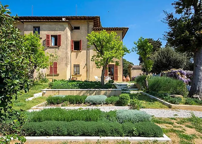 A Path Of Relaxation And History Between Vineyards And Olive Trees - 6 Pax
