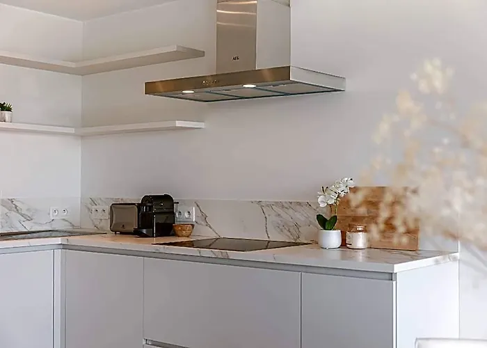 Bright Studio Just Steps From The Beach
