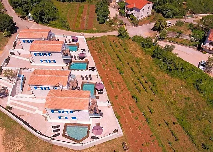 Imperia 3 Comfortable Holiday Residence
