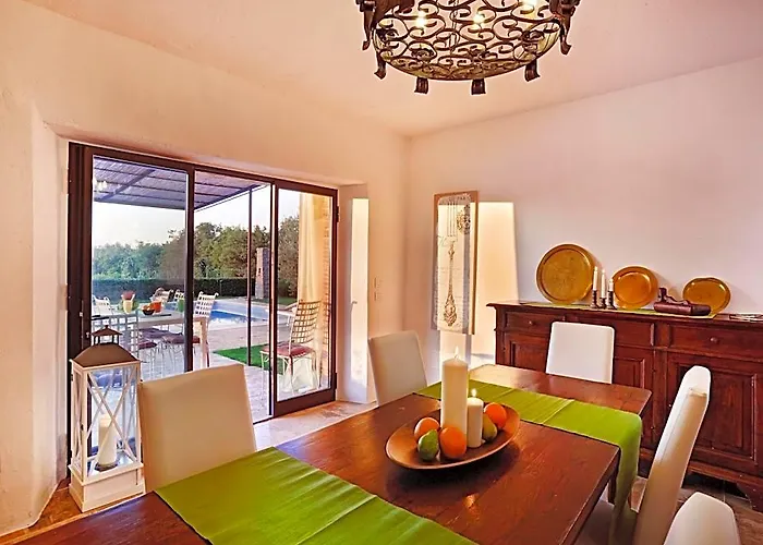 Villa In Chianti With Pool Tennis Court