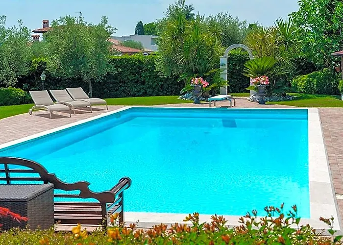 Villa Elena Elegante Villa Vista Lago Con Piscina