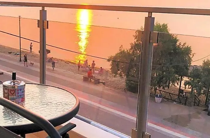Navarino Luxe Suites With Sea View
