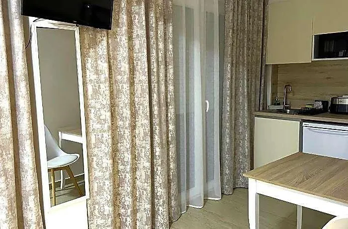 Navarino Luxe Suites With Sea View