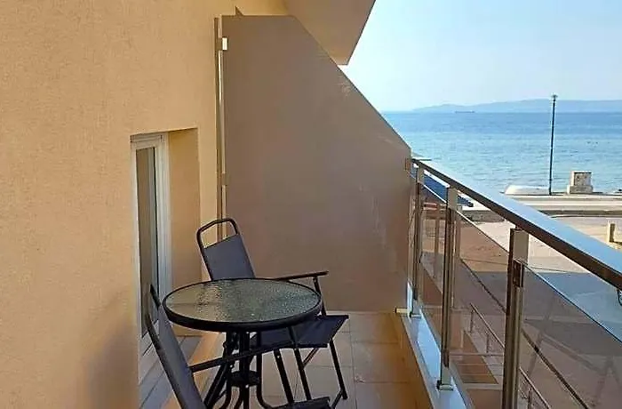 Navarino Luxe Suites With Sea View