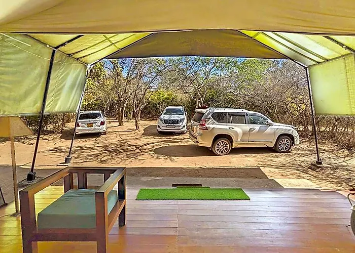 Yala Hotel Lion-Air Conditioned High Luxury Safari