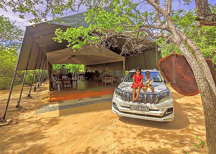 Yala Hotel Lion-Air Conditioned High Luxury Safari