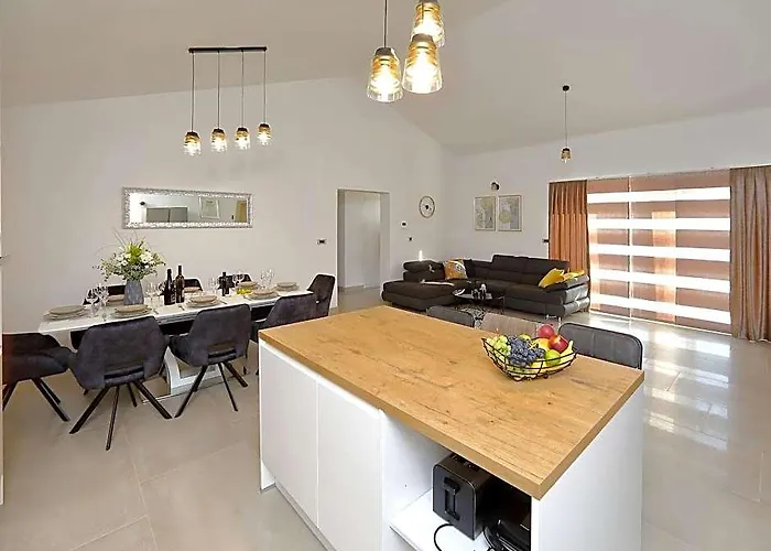Villa In Starigrad With Heated Pool