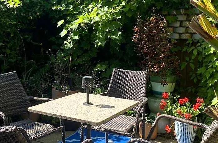 Lovely Private Accommodation With Own Garden