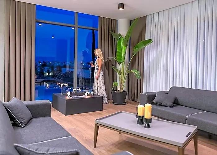 Premium Villa With Sea And Ozone Pool, Garden