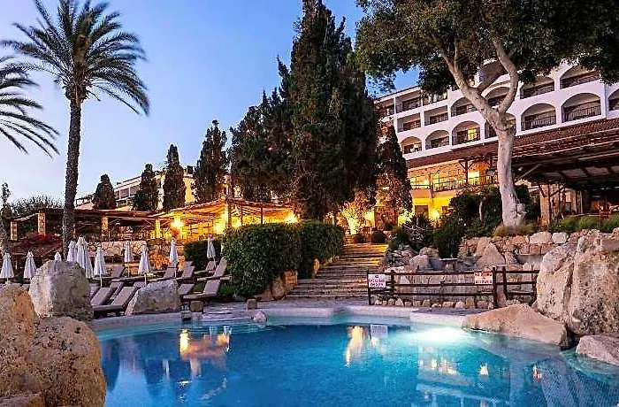 Coral Beach Hotel And Resort