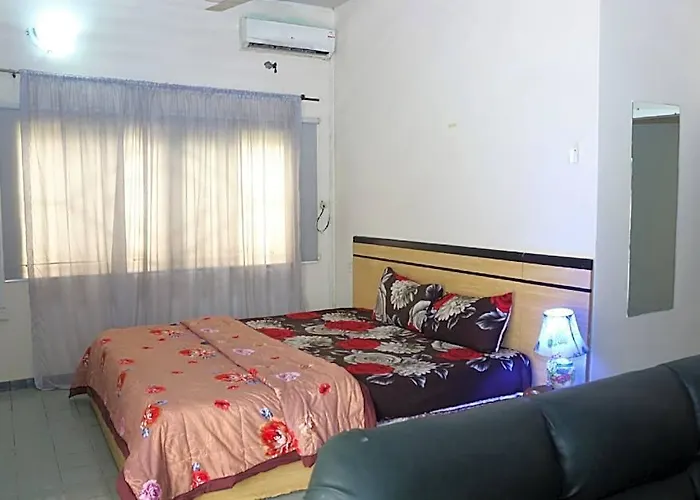 Tourist Castle Hotel And Suites