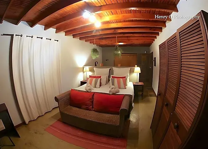 Mangwa Valley Game Lodge