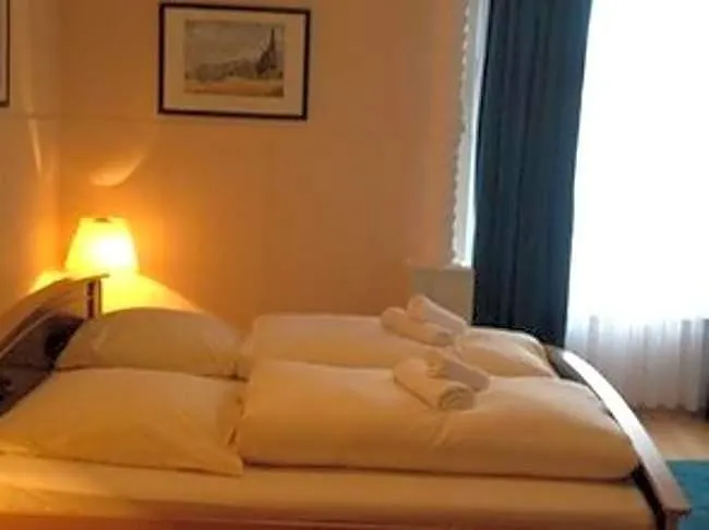 Hotel Mina