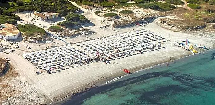 Hotel With Swimming-Pool In Arborea Just 600 Meters From The Sea