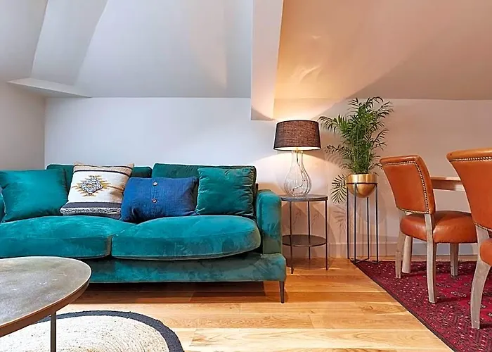 The Hoste And The Vine House Hotels