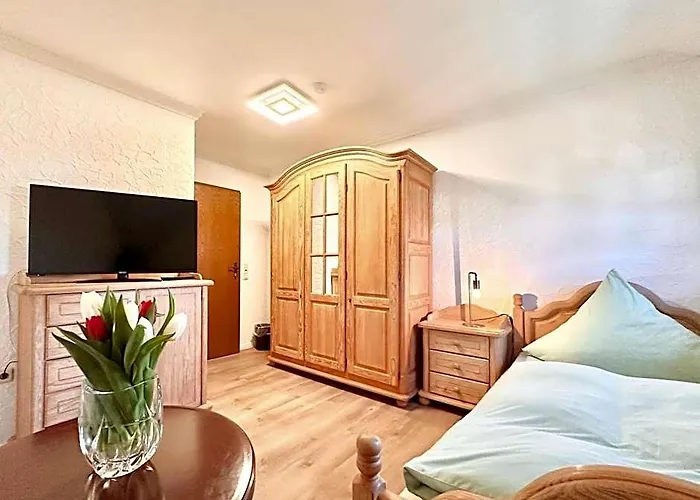 Hotel Deutsches Haus Mit Wlan Und Parkplatz, Hdz Und Kliniken In Der Naehe, Direkt An Der A2 Und A30 Gelegen
