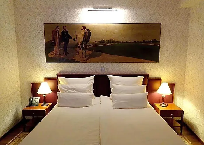 Hotel Mitra, Story Hotels
