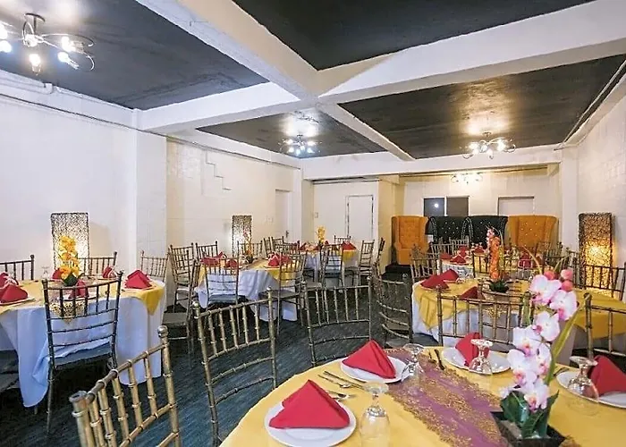 Grand Peninsula Suites