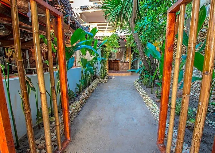 Bamboo Bungalow Resthouse Boracay