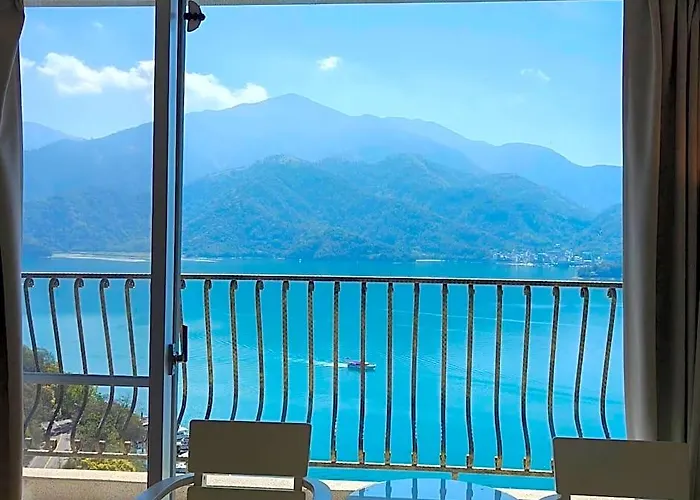 Sun Moon Lake Island Heart