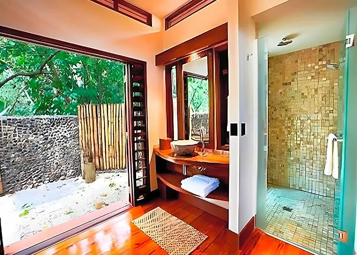 Likuliku Lagoon Resort