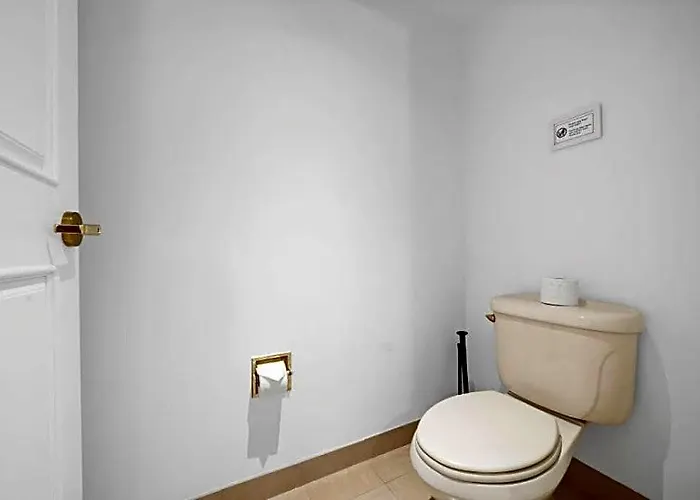 Cozysuites At Showboat