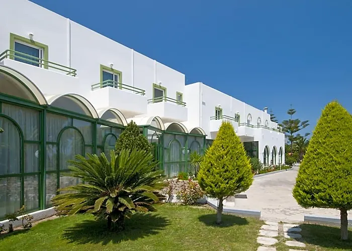 Alexandra Beach Hotel And Apartments