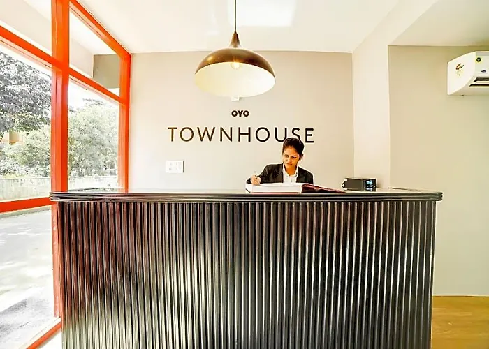 Townhouse Sarvar Hospitality Near Ascendas Park Square Mall