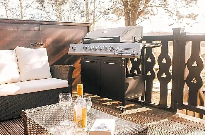 Keer Side Lodge, Luxury Lodge With Private Hot Tub At Pine Lake Resort