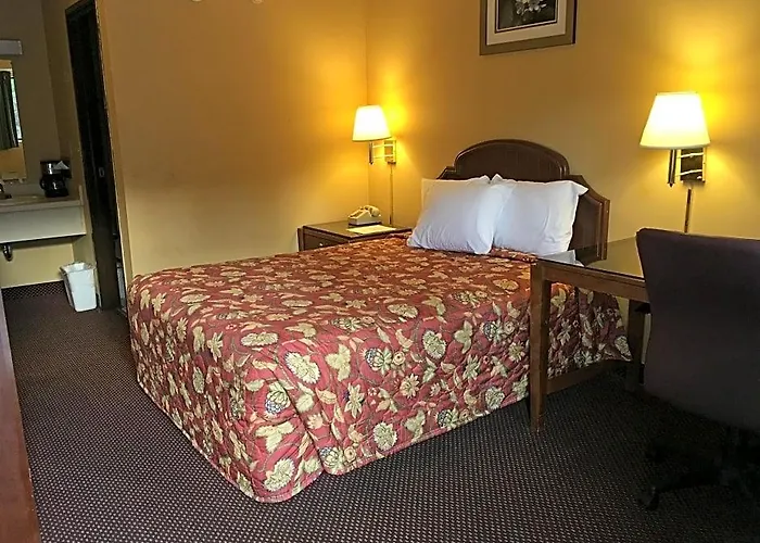Days Inn By Wyndham York Alabama