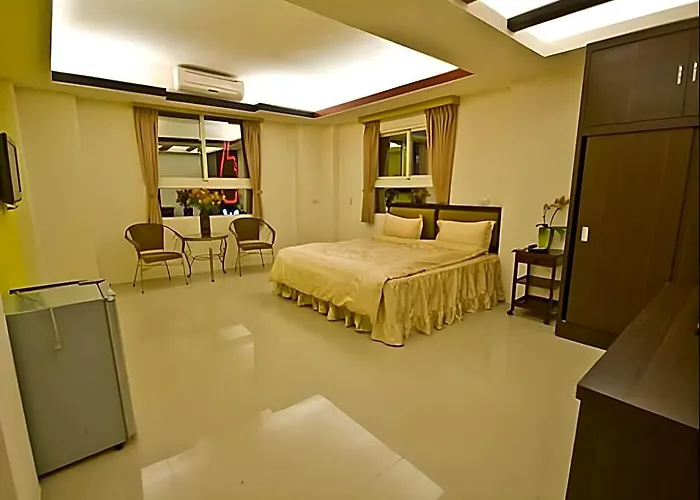 Yue Jing Commercial Hotel