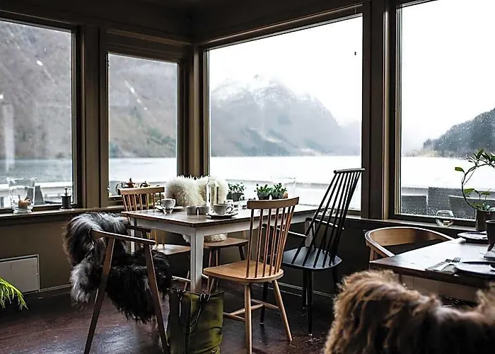Fjaerland Fjordstove Hotell - Huseby Hotelldrift As