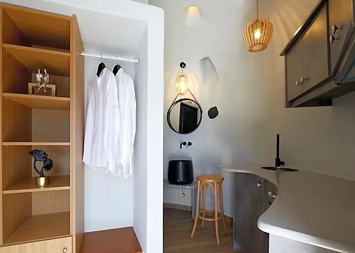 Aecon Suites