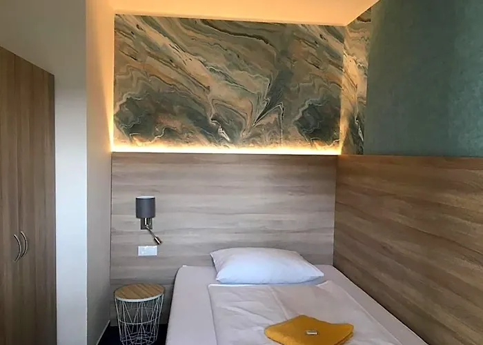 Hotel Trim