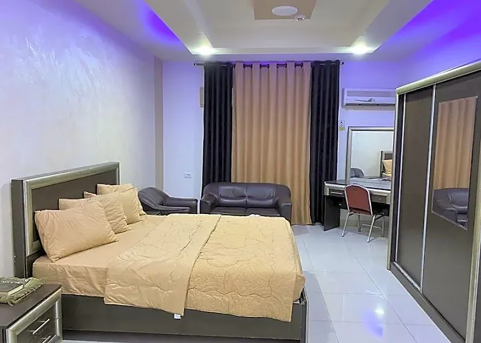 Sara Crown Hotel