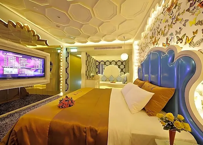 Yuan Motel