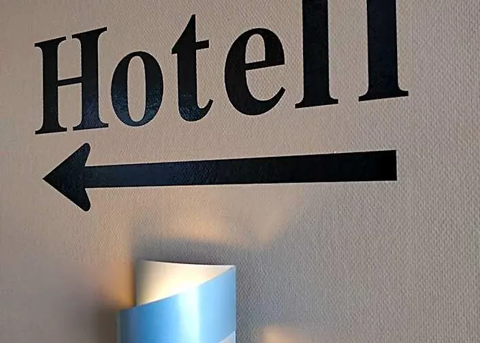 Highway Hotel