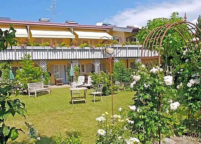 Landhotel Herzberger garni Zimmer&Ferienwohnungen