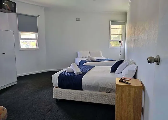 Parkes Hotel