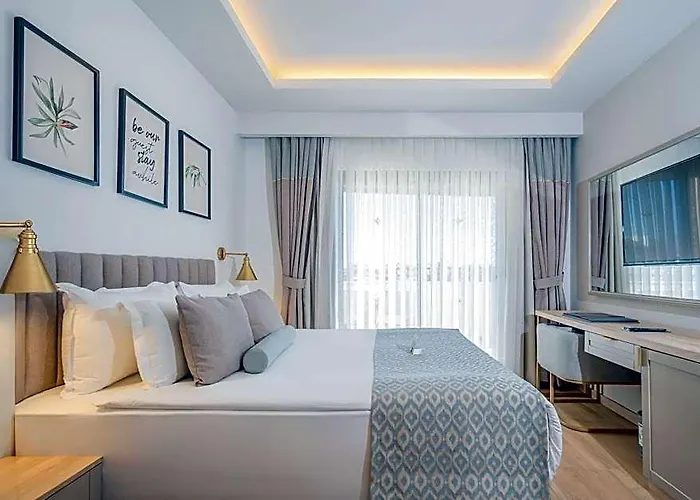Miramare Queen Hotel
