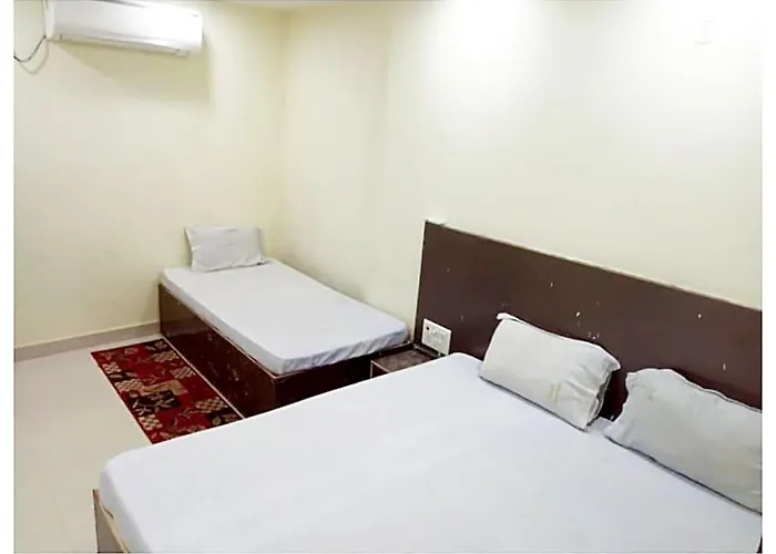 Goroomgo Swastik Guest House Varanasi