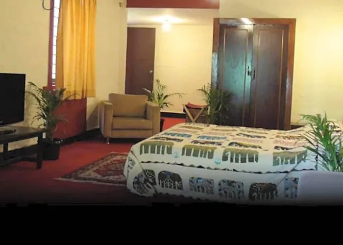 Goroomgo Swastik Guest House Varanasi