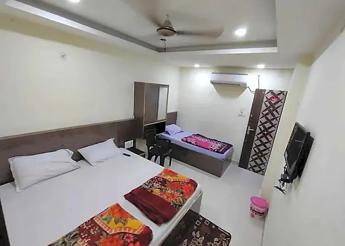 Goroomgo Swastik Guest House Varanasi