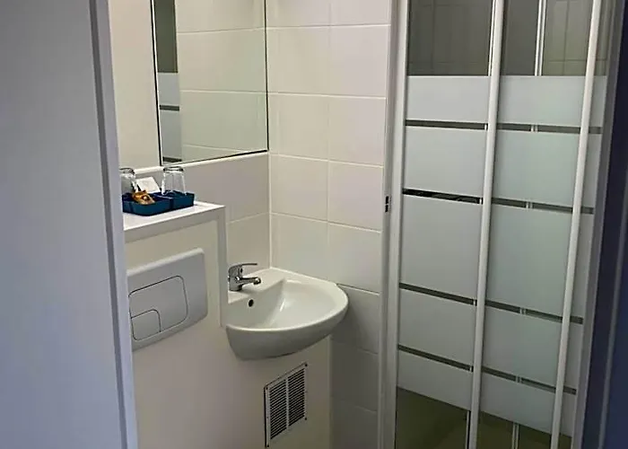 Fast Hotel Brie-Comte-Robert